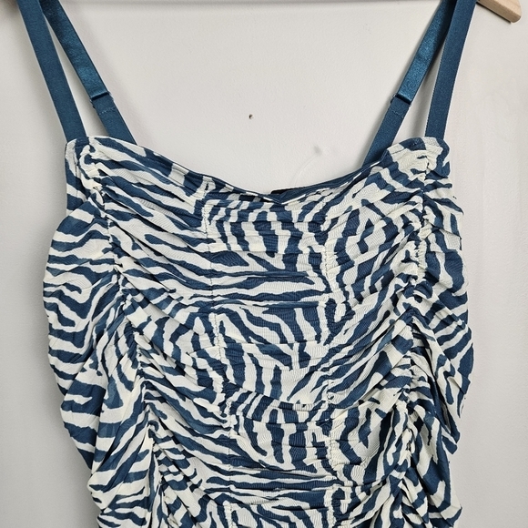 Torrid Stretch Mesh Cropped Shirred Cami Zebra White - Picture 10 of 12